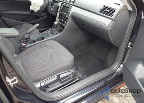 2018 Volkswagen Passat 2.0T R-Line/2.0T S z USA, uszkodzony, nr VIN 1VWAA7A34JC022647